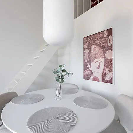 Homewell Deluxe Lofts *