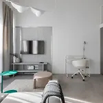 Homewell Deluxe Lofts * بوزنان