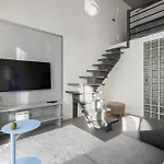 Homewell Deluxe Lofts * بوزنان