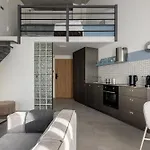 Homewell Deluxe Lofts * بوزنان