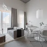 Homewell Deluxe Lofts بوزنان