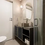 شقة Homewell Deluxe Lofts بوزنان