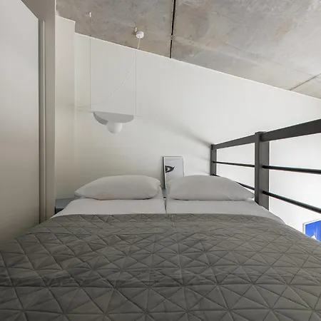 Homewell Deluxe Lofts *