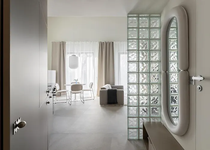 Homewell Deluxe Lofts Апартаменты