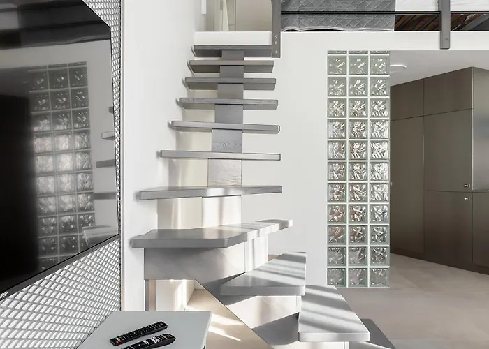 Homewell Deluxe Lofts *