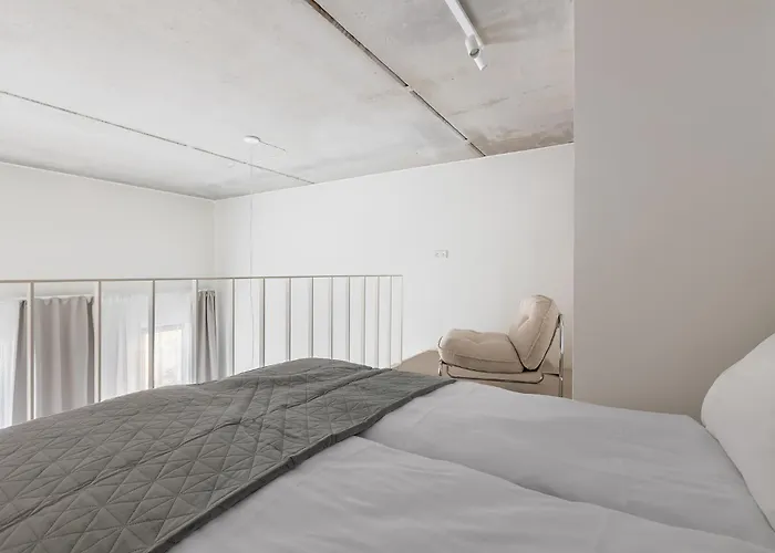 Homewell Deluxe Lofts Апартаменты *