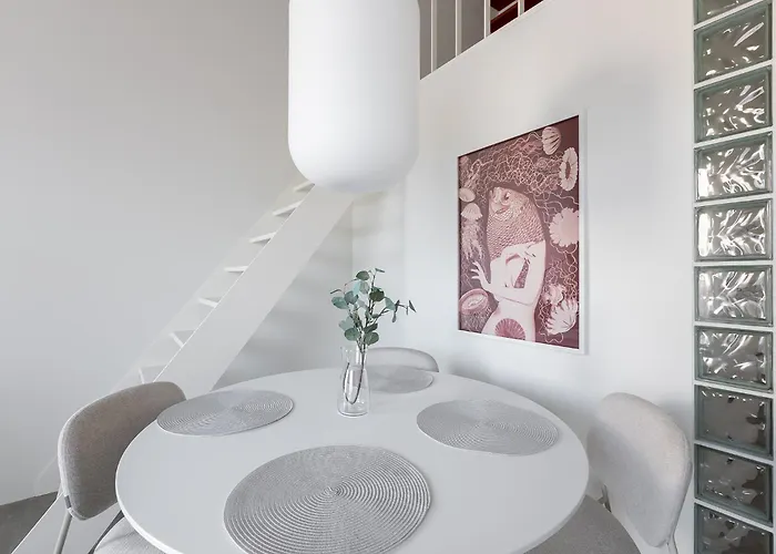 Homewell Deluxe Lofts *