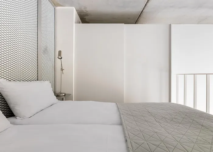 Homewell Deluxe Lofts Апартаменты